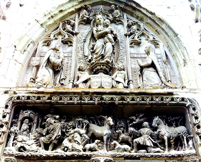 Fronton de la Chapelle Saint Hubert (Amboise), construite à l'initative de Charles VIII - Société de Vènerie